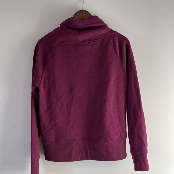 𝅺Diadora Cowl Neck Sweater Size Small Purple with Gold Accents - Picture 5 of 6